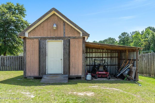 17 Jenn Road, Burgaw, NC 28425