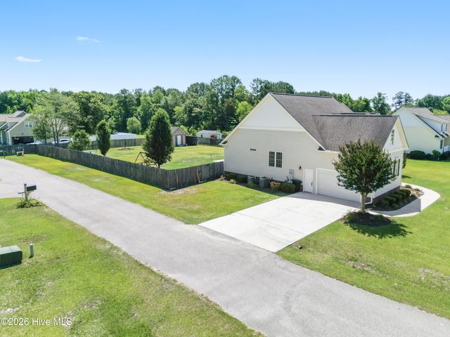 17 Jenn Road, Burgaw, NC 28425