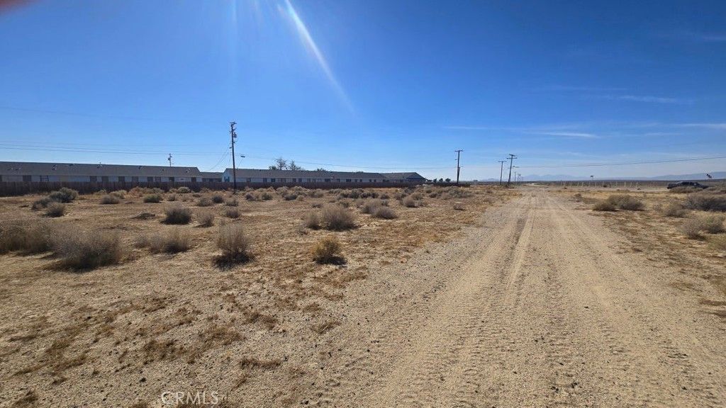 Image 11 of property listing at 0 Claymine Rd, North Edwards, CA 93523