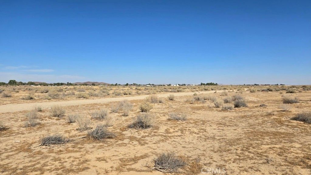 Image 17 of property listing at 0 Claymine Rd, North Edwards, CA 93523