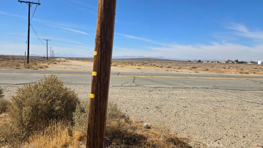 Image 24 of property listing at 0 Claymine Rd, North Edwards, CA 93523