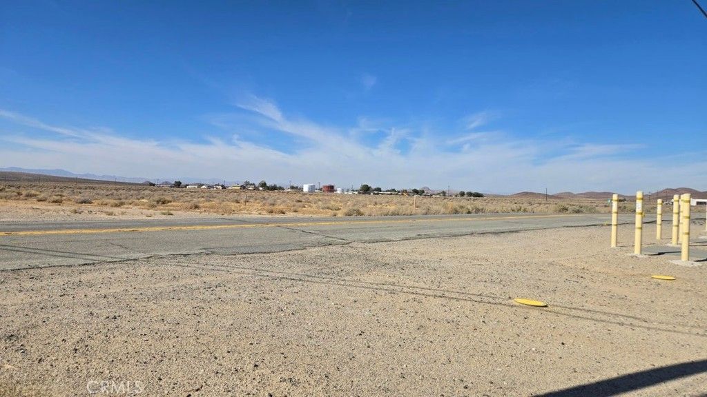 Image 25 of property listing at 0 Claymine Rd, North Edwards, CA 93523