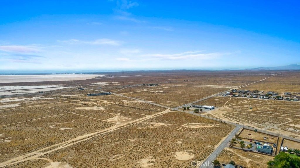 Image 4 of property listing at 0 Claymine Rd, North Edwards, CA 93523