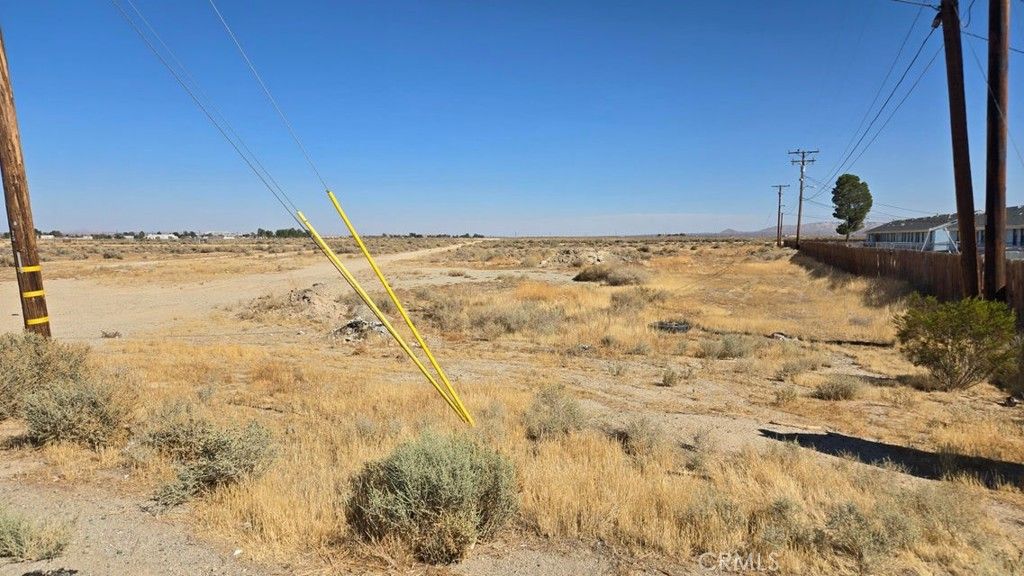 Image 5 of property listing at 0 Claymine Rd, North Edwards, CA 93523