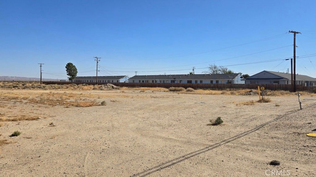 Image 9 of property listing at 0 Claymine Rd, North Edwards, CA 93523