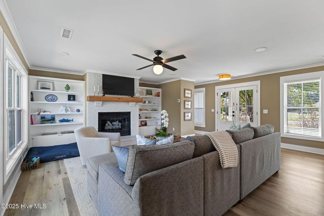 323 Wiregrass Road, Wilmington, NC 28405