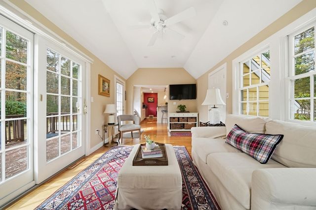 34 Winter St, Duxbury, MA 02332