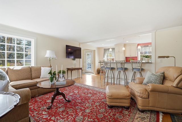 34 Winter St, Duxbury, MA 02332