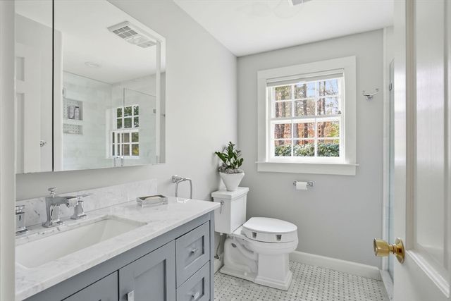 34 Winter St, Duxbury, MA 02332