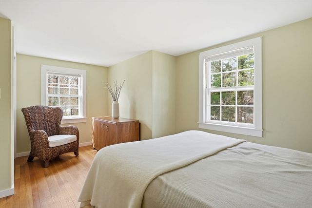 34 Winter St, Duxbury, MA 02332