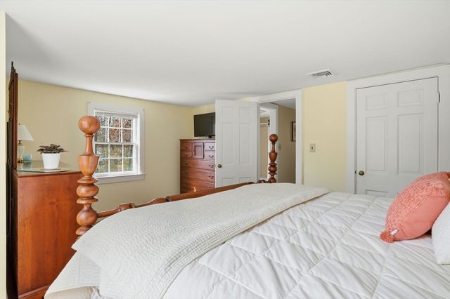 34 Winter St, Duxbury, MA 02332