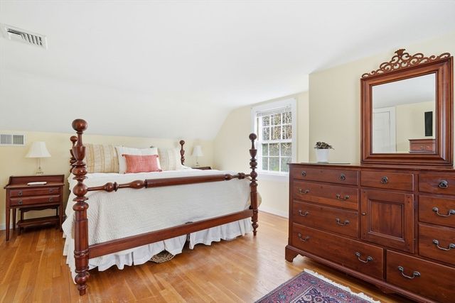 34 Winter St, Duxbury, MA 02332