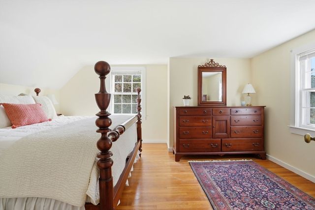 34 Winter St, Duxbury, MA 02332