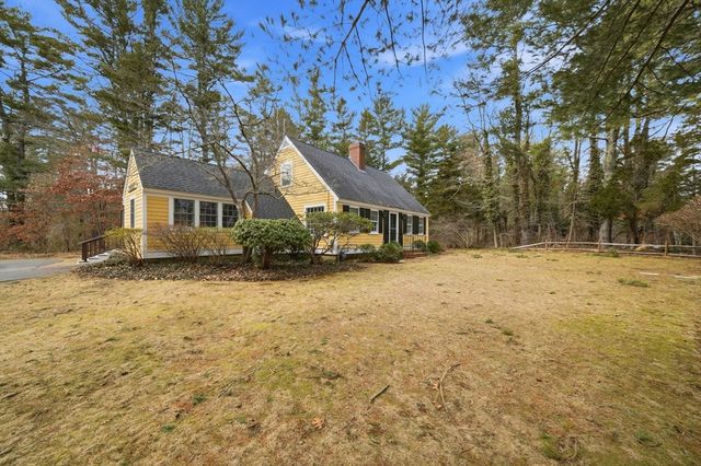 34 Winter St, Duxbury, MA 02332
