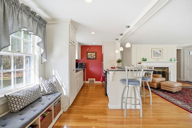 34 Winter St, Duxbury, MA 02332