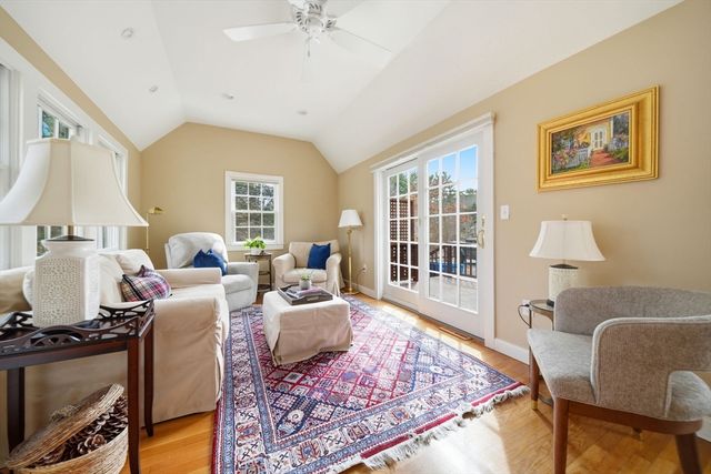 34 Winter St, Duxbury, MA 02332