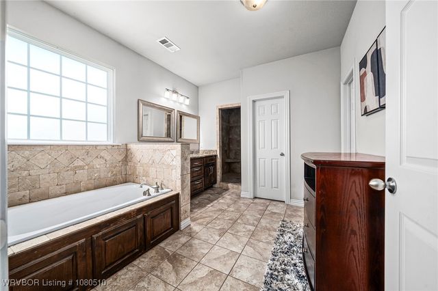 6914 Woodhaven Circle, Fort Smith, AR 72916