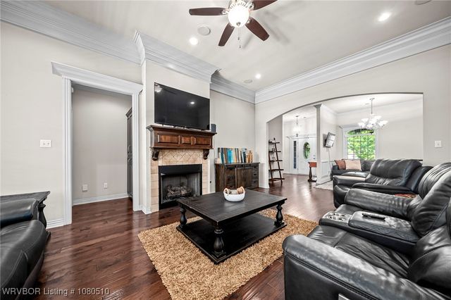 6914 Woodhaven Circle, Fort Smith, AR 72916