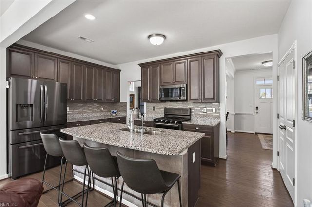 134 Brookside LN, Suffolk, VA 23434