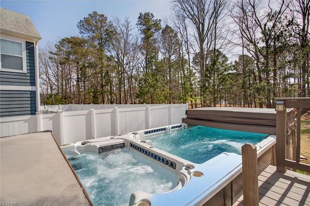 134 Brookside LN, Suffolk, VA 23434