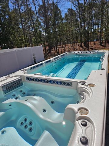 134 Brookside LN, Suffolk, VA 23434