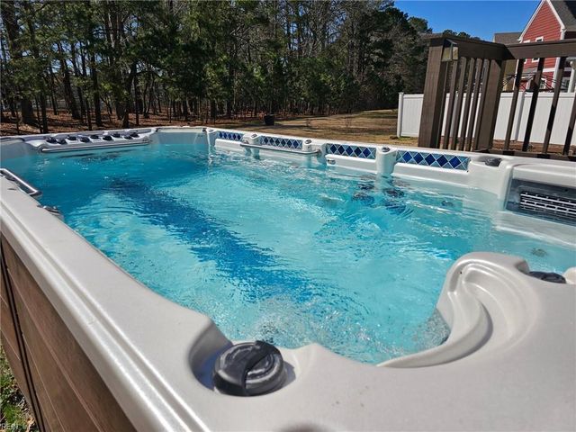 134 Brookside LN, Suffolk, VA 23434