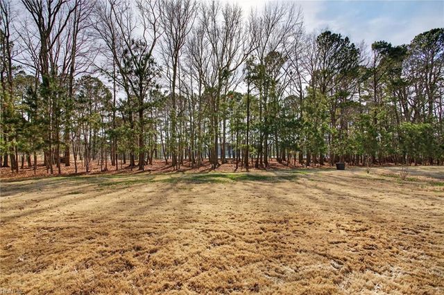 134 Brookside LN, Suffolk, VA 23434