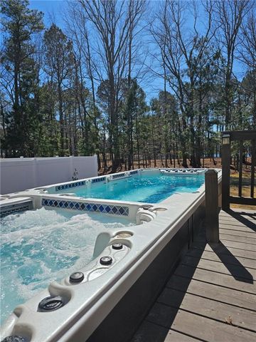 134 Brookside LN, Suffolk, VA 23434