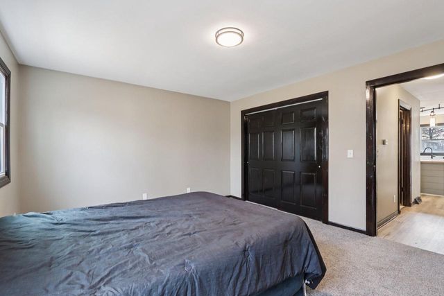 N87W36989 Mapleton ROAD, Oconomowoc, WI 53066