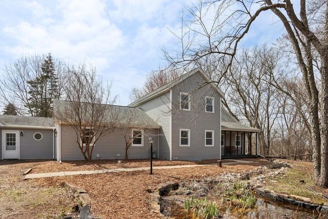 N87W36989 Mapleton ROAD, Oconomowoc, WI 53066