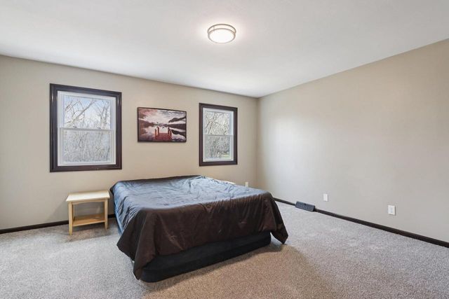 N87W36989 Mapleton ROAD, Oconomowoc, WI 53066