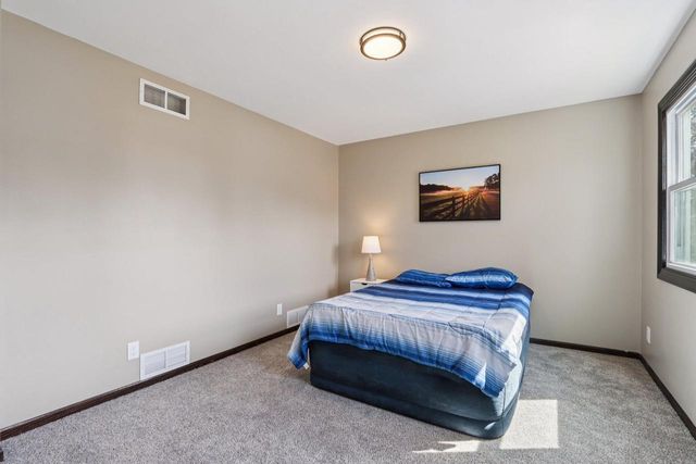 N87W36989 Mapleton ROAD, Oconomowoc, WI 53066