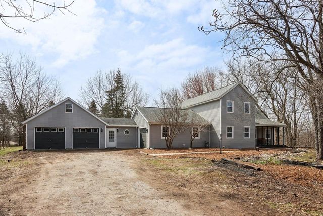 N87W36989 Mapleton ROAD, Oconomowoc, WI 53066