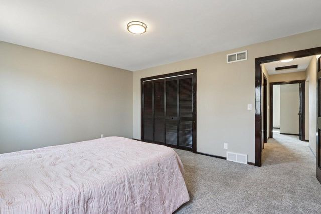 N87W36989 Mapleton ROAD, Oconomowoc, WI 53066