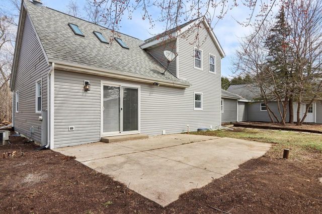 N87W36989 Mapleton ROAD, Oconomowoc, WI 53066