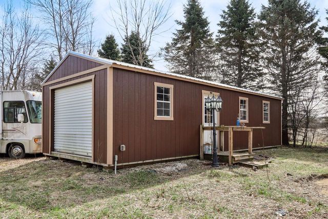 N87W36989 Mapleton ROAD, Oconomowoc, WI 53066