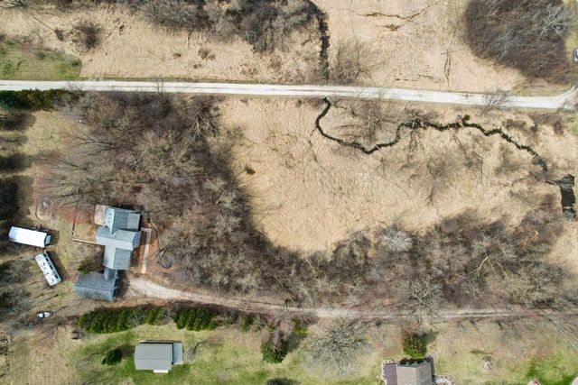 N87W36989 Mapleton ROAD, Oconomowoc, WI 53066