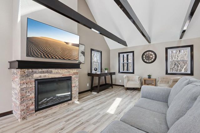 N87W36989 Mapleton ROAD, Oconomowoc, WI 53066