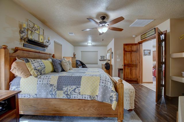 5016 San Adan Avenue NW, Albuquerque, NM 87120