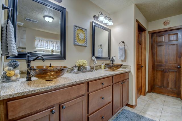 5016 San Adan Avenue NW, Albuquerque, NM 87120