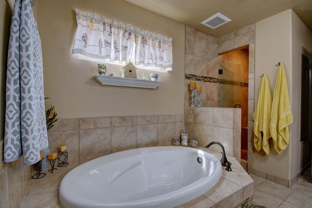 5016 San Adan Avenue NW, Albuquerque, NM 87120