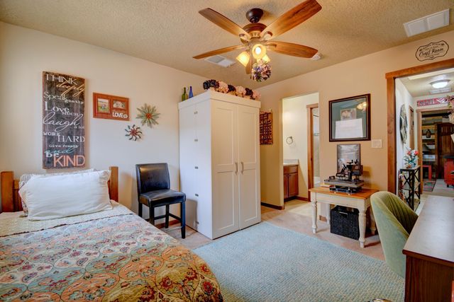 5016 San Adan Avenue NW, Albuquerque, NM 87120