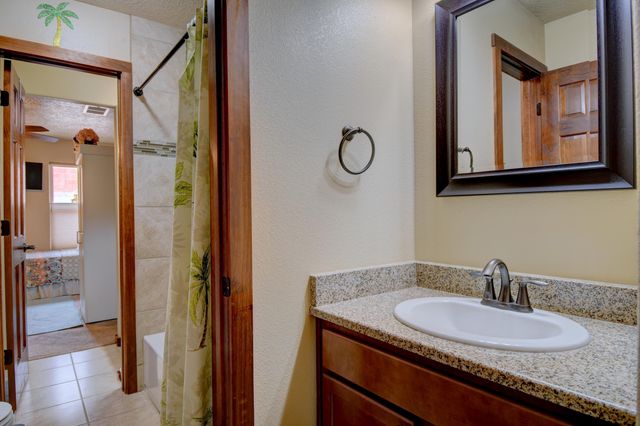 5016 San Adan Avenue NW, Albuquerque, NM 87120