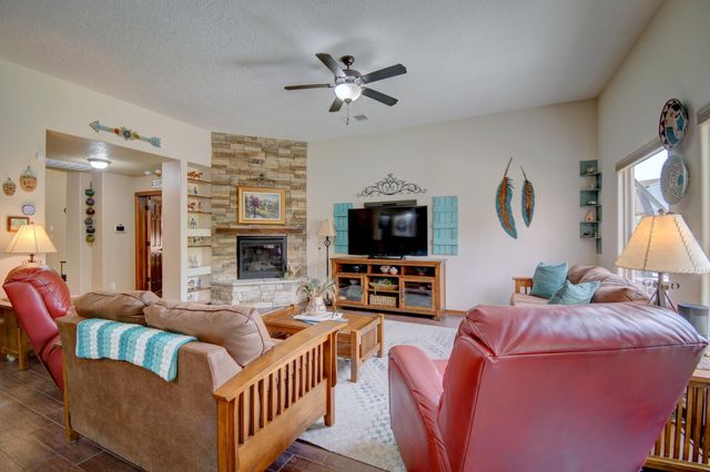 5016 San Adan Avenue NW, Albuquerque, NM 87120