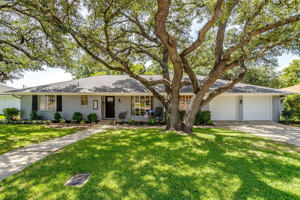 3817 Lawndale Avenue, Fort Worth, TX 76133 — exterior