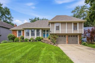 7822 Westgate Drive, Lenexa, KS 66216