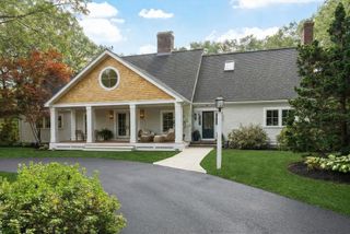 44 Sarah Way, Concord, MA 01742