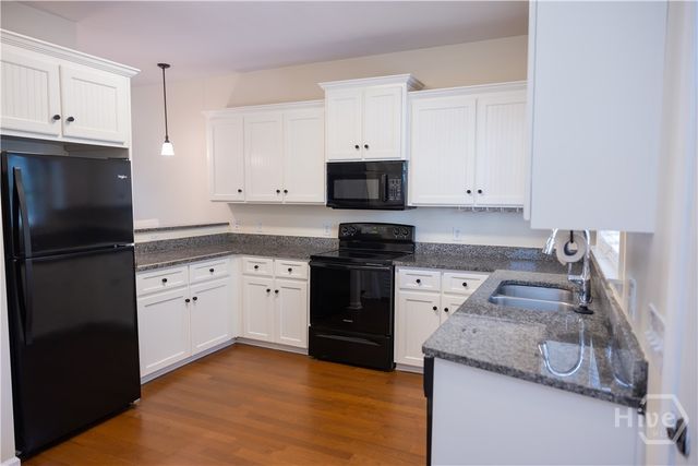 503 E 32nd Street E, Savannah, GA 31401