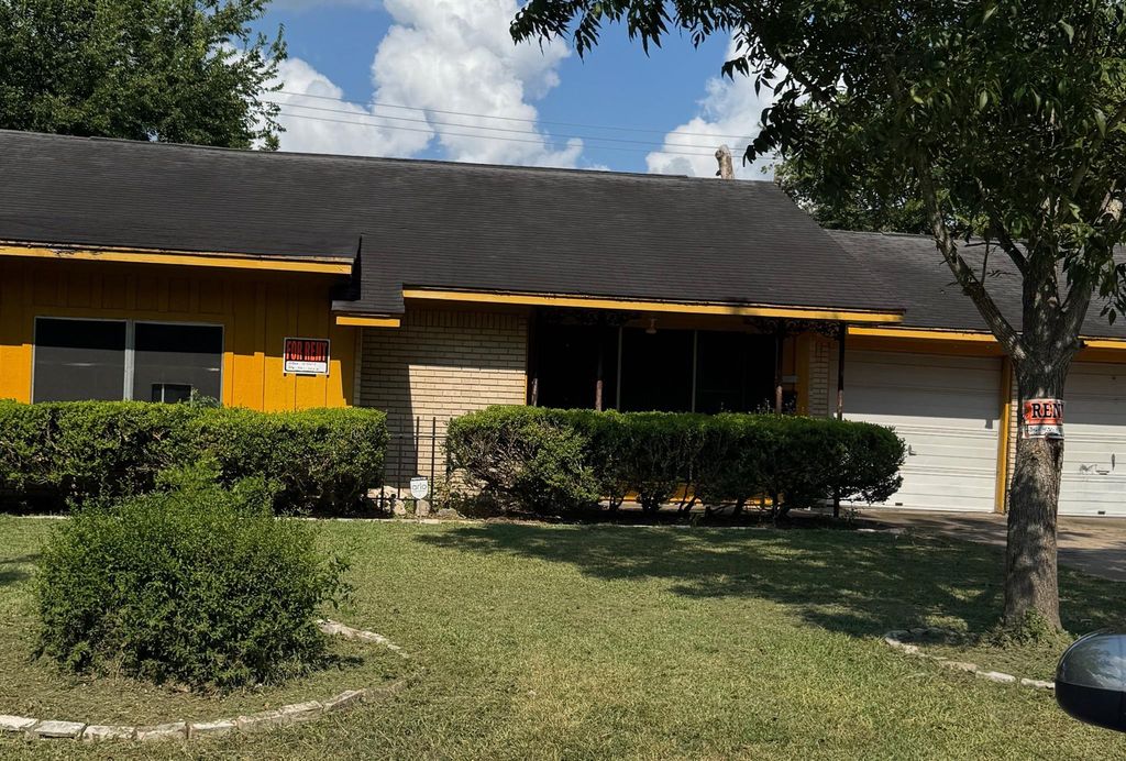 13306 Sunrose Lane, Houston, TX 77045