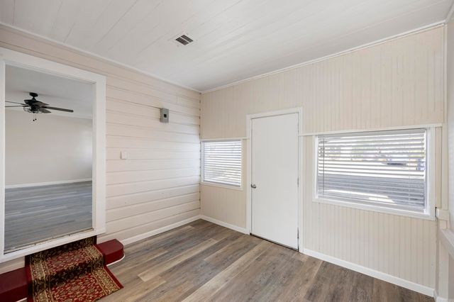 610 NE 2nd, Atkins, AR 72823